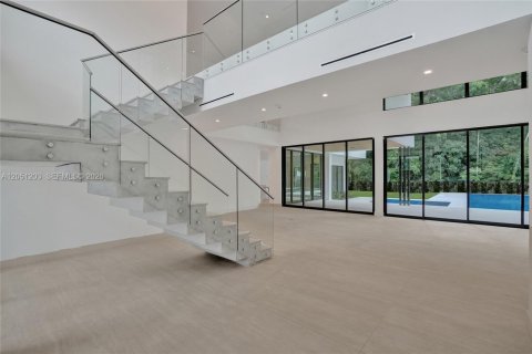 Villa ou maison à vendre à Miami, Floride: 7 chambres, 681.81 m2 № 2173582 - photo 10