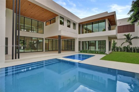 Villa ou maison à vendre à Miami, Floride: 7 chambres, 681.81 m2 № 2173582 - photo 3