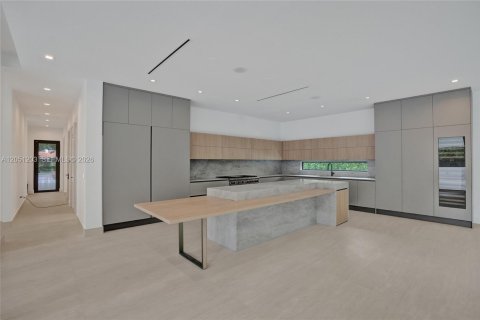 Villa ou maison à vendre à Miami, Floride: 7 chambres, 681.81 m2 № 2173582 - photo 8
