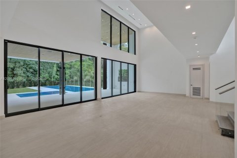Villa ou maison à vendre à Miami, Floride: 7 chambres, 681.81 m2 № 2173582 - photo 12