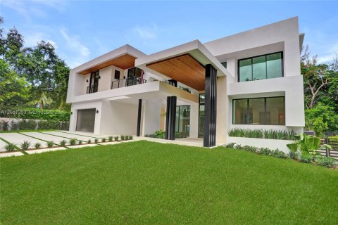 Casa en Miami, Florida 7 dormitorios, 681.81 m2 № 2173582