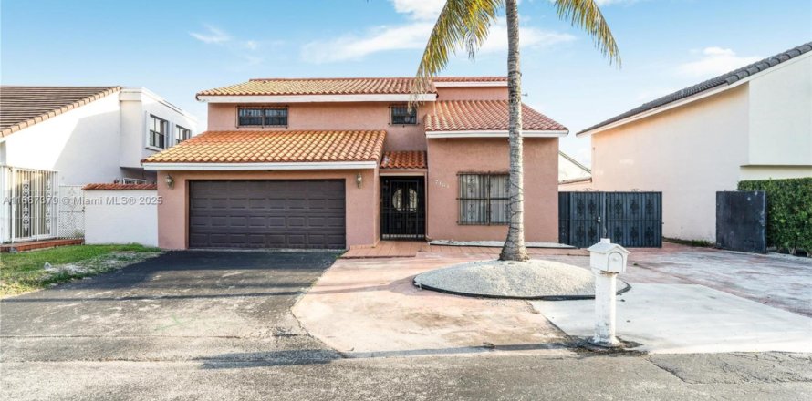 House in Miami, Florida 4 bedrooms, 183.11 sq.m. № 1860716