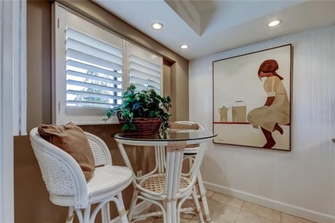 Condo in Seminole, Florida, 2 bedrooms  № 2207467 - photo 5