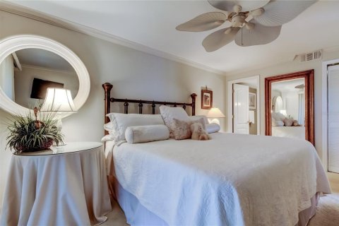 Condo in Seminole, Florida, 2 bedrooms  № 2207467 - photo 24