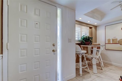 Condo in Seminole, Florida, 2 bedrooms  № 2207467 - photo 3