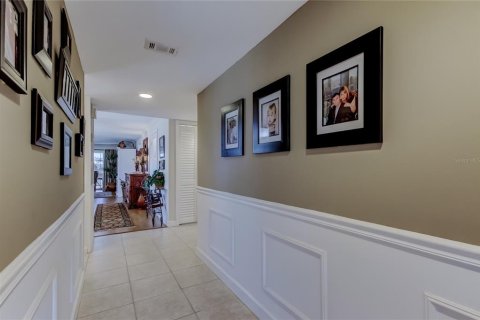 Condo in Seminole, Florida, 2 bedrooms  № 2207467 - photo 4