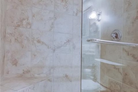 Condo in Seminole, Florida, 2 bedrooms  № 2207467 - photo 29