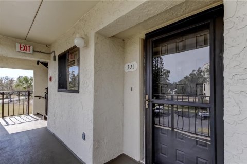 Condo in Seminole, Florida, 2 bedrooms  № 2207467 - photo 2