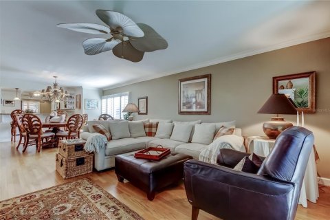 Condo in Seminole, Florida, 2 bedrooms  № 2207467 - photo 21