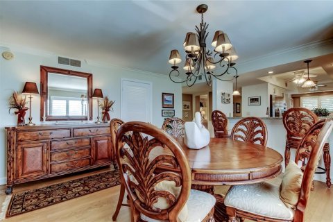 Condo in Seminole, Florida, 2 bedrooms  № 2207467 - photo 19