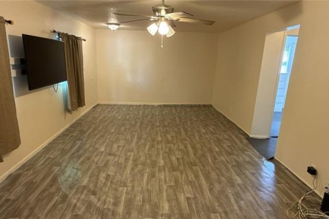 House in Dundee, Florida 2 bedrooms, 103.59 sq.m. № 1844364 - photo 17