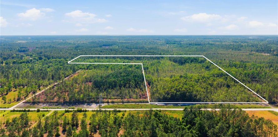 Land in Fort MC Coy, Florida № 2096676