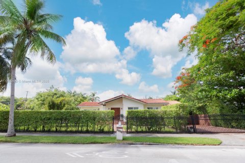 Casa en venta en South Miami, Florida, 3 dormitorios, 164.25 m2 № 1855381 - foto 2