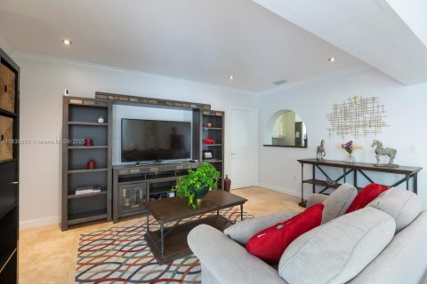 Casa en venta en South Miami, Florida, 3 dormitorios, 164.25 m2 № 1855381 - foto 12