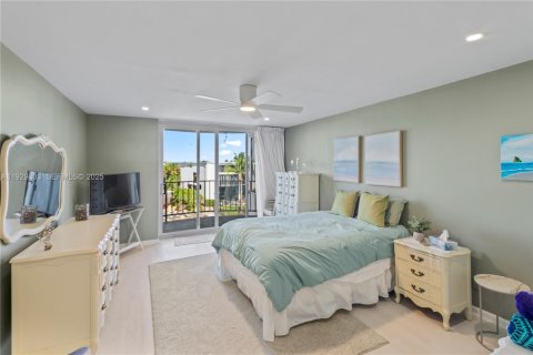 Снять в аренду кондоминиум в Форт-Лодердейл, Флорида 2 спальни, 134.71м2, № 1987601 - фото 15