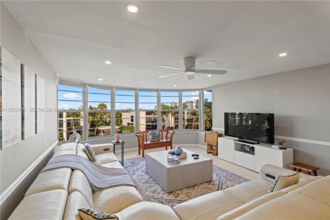 Снять в аренду кондоминиум в Форт-Лодердейл, Флорида 2 спальни, 134.71м2, № 1987601 - фото 5