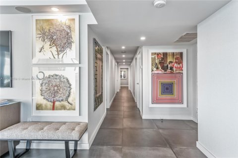 Condo in Miami Beach, Florida, 4 bedrooms  № 1970848 - photo 5