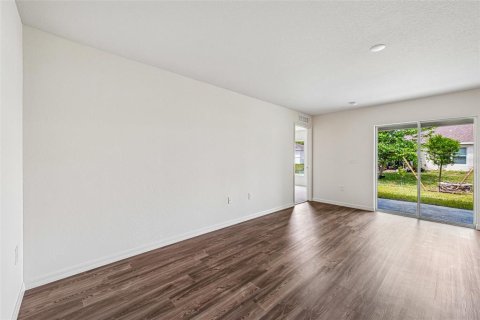 House in Vero Beach, Florida 4 bedrooms, 167.97 sq.m. № 2424100 - photo 9
