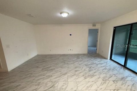 House in Dundee, Florida 3 bedrooms, 123.65 sq.m. № 1843954 - photo 3