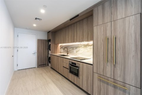 Condominio en venta en Miami, Florida, 1 dormitorio, 51.19 m2 № 2006072 - foto 14