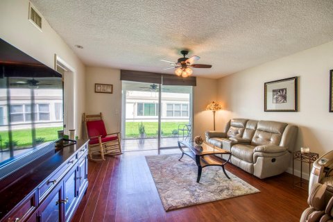 Touwnhouse à vendre à Boca Raton, Floride: 2 chambres, 103.59 m2 № 2419416 - photo 4