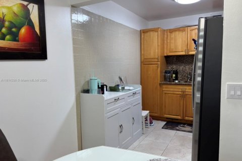 Condominio en alquiler en Pembroke Pines, Florida, 2 dormitorios, 88.54 m2 № 1763132 - foto 24