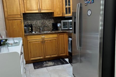 Condominio en alquiler en Pembroke Pines, Florida, 2 dormitorios, 88.54 m2 № 1763132 - foto 23