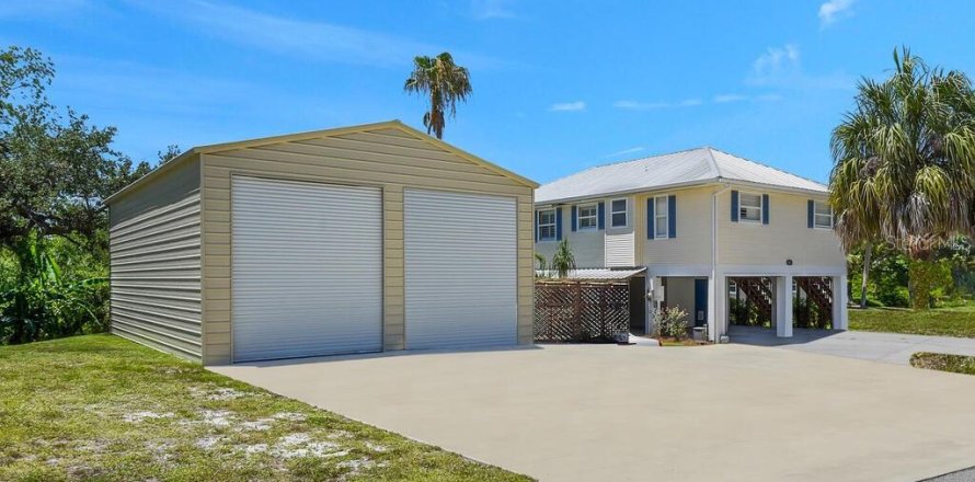 Casa en Punta Gorda, Florida 3 dormitorios, 114.92 m2 № 1746759
