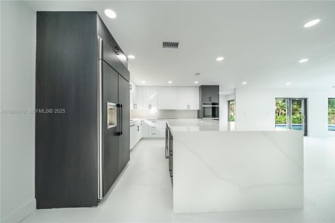 Villa ou maison à vendre à Miami Gardens, Floride: 4 chambres, 274.71 m2 № 1989134 - photo 9