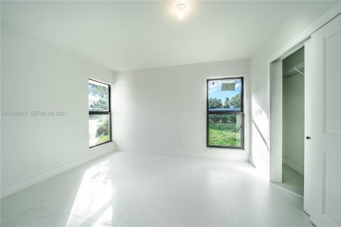Villa ou maison à vendre à Miami Gardens, Floride: 4 chambres, 274.71 m2 № 1989134 - photo 28