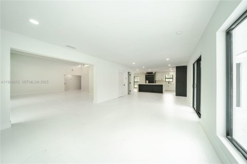 Villa ou maison à vendre à Miami Gardens, Floride: 4 chambres, 274.71 m2 № 1989134 - photo 12