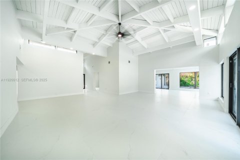 Villa ou maison à vendre à Miami Gardens, Floride: 4 chambres, 274.71 m2 № 1989134 - photo 19