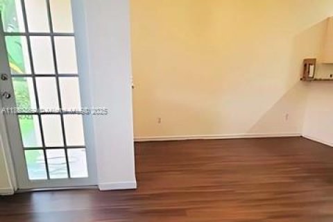 Townhouse in Riviera Beach, Florida 3 bedrooms, 137.59 sq.m. № 2014022