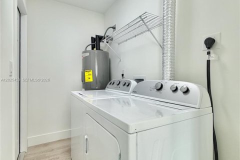 Купить виллу или дом в Майами, Флорида 2 спальни, 89.56м2, № 2086909 - фото 18