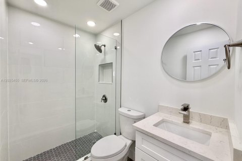 Купить виллу или дом в Майами, Флорида 2 спальни, 89.56м2, № 2086909 - фото 17