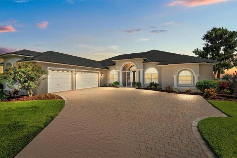House in Yalaha, Florida 4 bedrooms, 398.36 sq.m. № 2098602 - photo 2