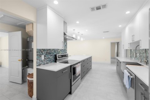 Casa en venta en Lauderhill, Florida, 4 dormitorios, 151.52 m2 № 1794892 - foto 10