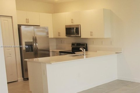 Adosado en venta en Homestead, Florida, 3 dormitorios, 157.47 m2 № 1986641 - foto 4