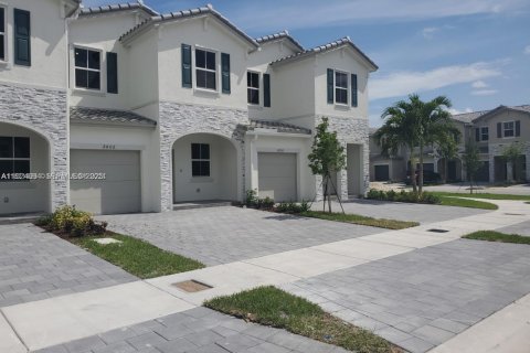 Adosado en venta en Homestead, Florida, 3 dormitorios, 157.47 m2 № 1986641 - foto 1