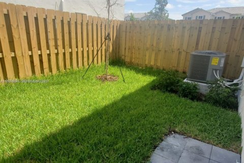 Adosado en venta en Homestead, Florida, 3 dormitorios, 157.47 m2 № 1986641 - foto 22