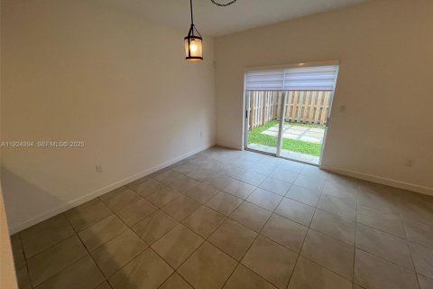 Adosado en venta en Homestead, Florida, 3 dormitorios, 157.47 m2 № 1986641 - foto 10