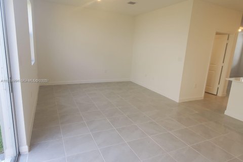 Adosado en venta en Homestead, Florida, 3 dormitorios, 157.47 m2 № 1986641 - foto 2