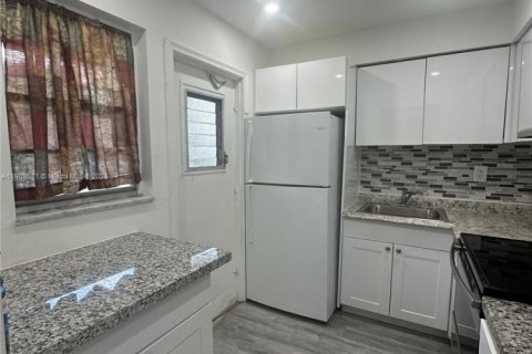 Condominio en alquiler en Aventura, Florida, 1 dormitorio № 1965093 - foto 2