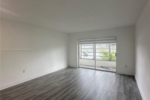 Condominio en alquiler en Aventura, Florida, 1 dormitorio № 1965093 - foto 4