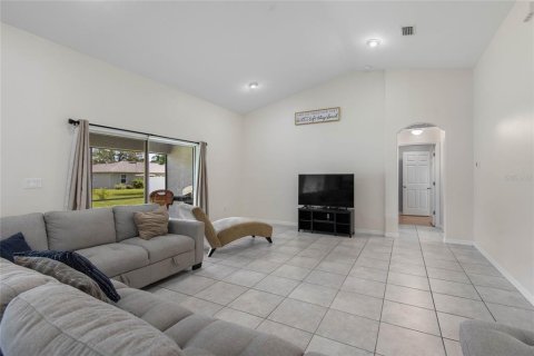 House in Palm Coast, Florida 4 bedrooms, 205.13 sq.m. № 1858371 - photo 8
