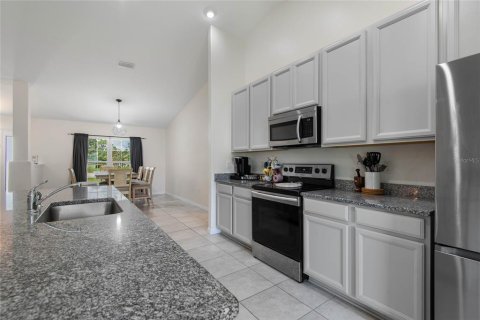 House in Palm Coast, Florida 4 bedrooms, 205.13 sq.m. № 1858371 - photo 12