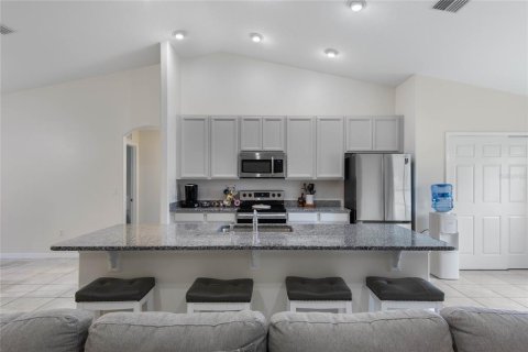 House in Palm Coast, Florida 4 bedrooms, 205.13 sq.m. № 1858371 - photo 9