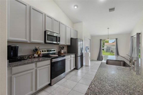 House in Palm Coast, Florida 4 bedrooms, 205.13 sq.m. № 1858371 - photo 11