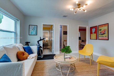 Снять в аренду виллу или дом в Майами, Флорида 3 спальни, 156.82м2, № 2046376 - фото 3