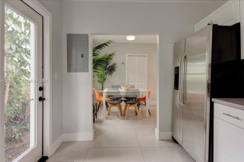 Снять в аренду виллу или дом в Майами, Флорида 3 спальни, 156.82м2, № 2046376 - фото 11